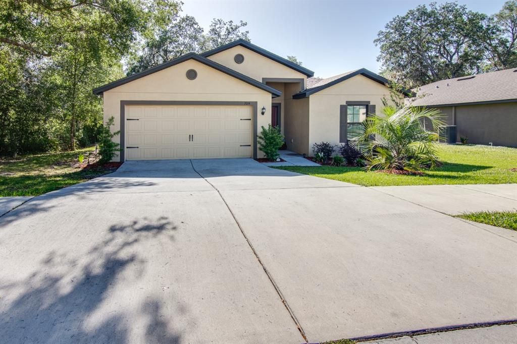 Recently Sold: $399,900 (5 beds, 3 baths, 1986 Square Feet)