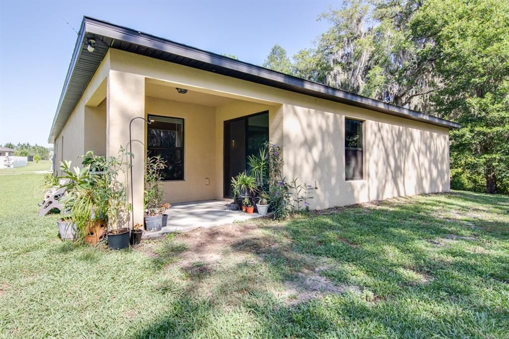 Recently Sold: $399,900 (5 beds, 3 baths, 1986 Square Feet)