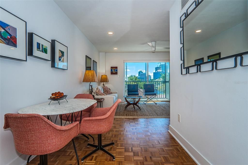 Recently Sold: $240,000 (1 beds, 1 baths, 625 Square Feet)