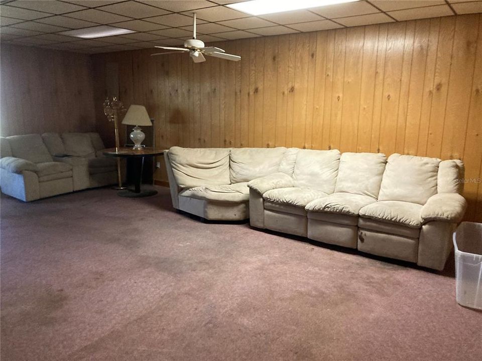bonus room. (Carpet in poor condition)
