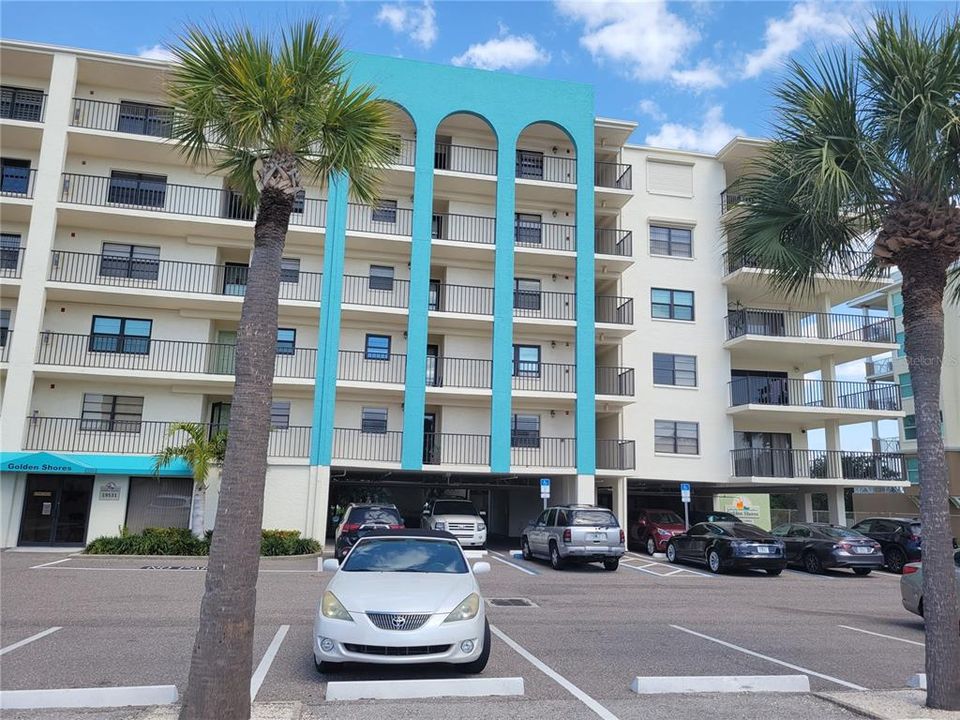 Recently Sold: $450,000 (2 beds, 2 baths, 1320 Square Feet)