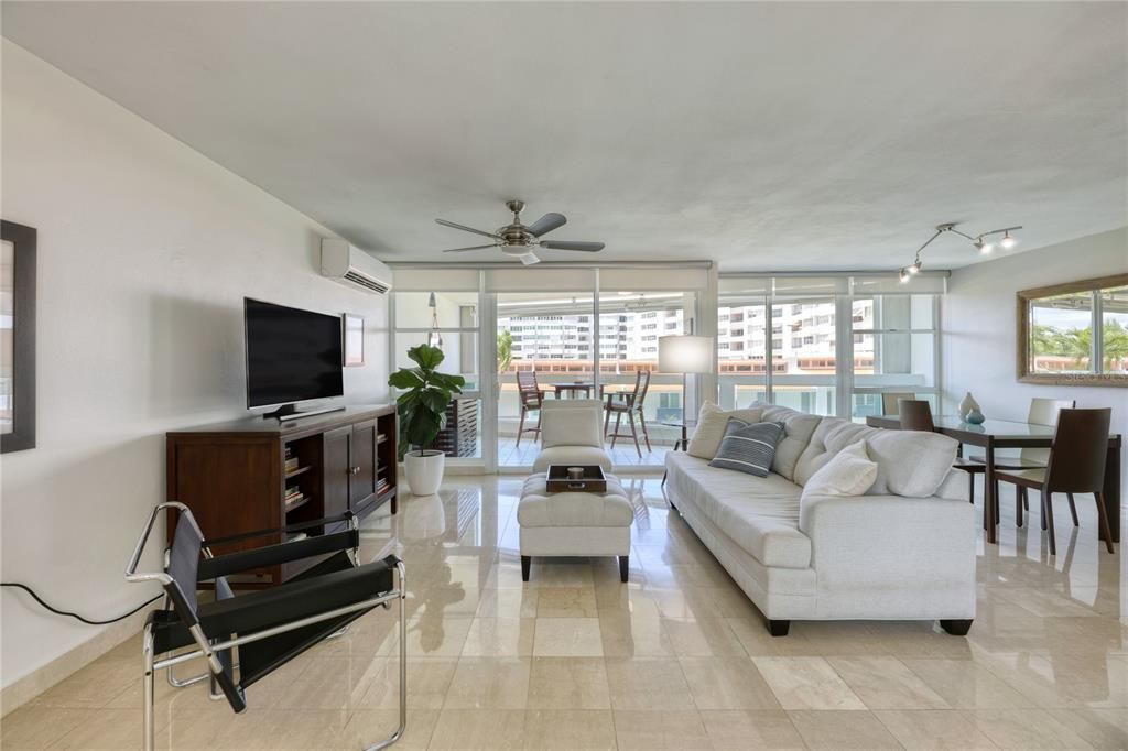 Recently Sold: $645,000 (2 beds, 2 baths, 1323 Square Feet)