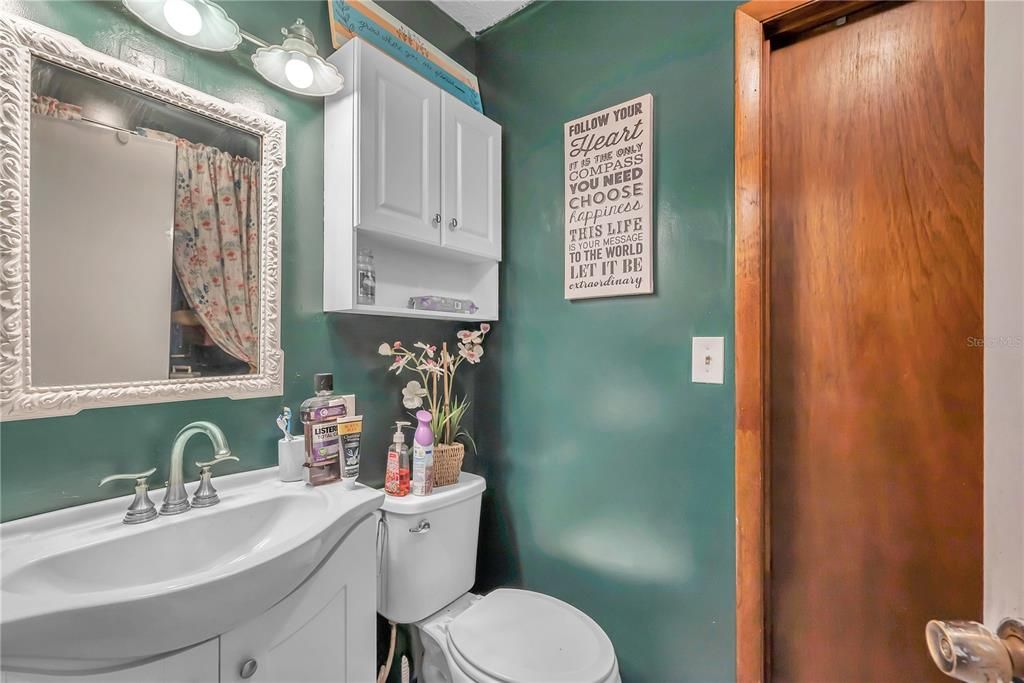 Recently Sold: $260,000 (2 beds, 1 baths, 1376 Square Feet)