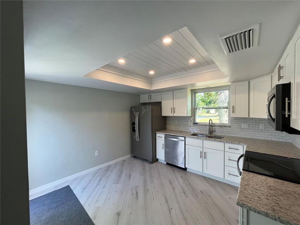 Recently Sold: $379,900 (2 beds, 2 baths, 1053 Square Feet)
