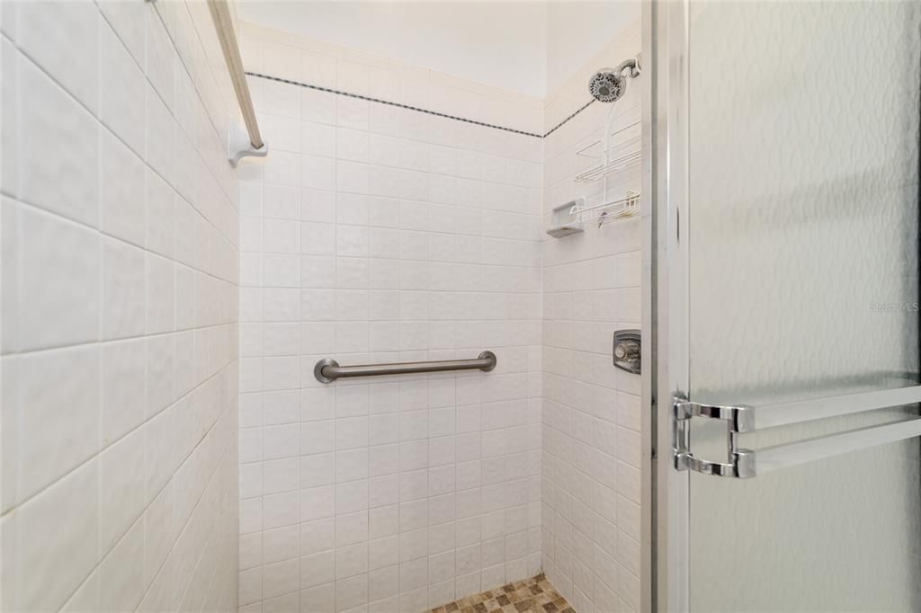 最近售出: $249,900 (2 贝兹, 2 浴室, 1240 平方英尺)