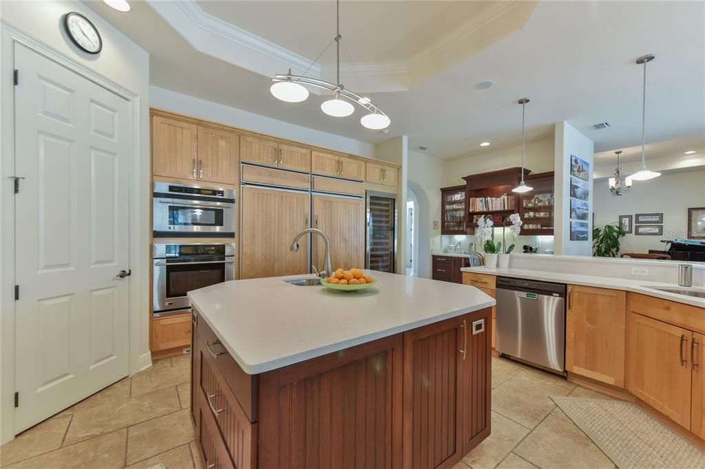 Recently Sold: $2,100,000 (5 beds, 3 baths, 4466 Square Feet)