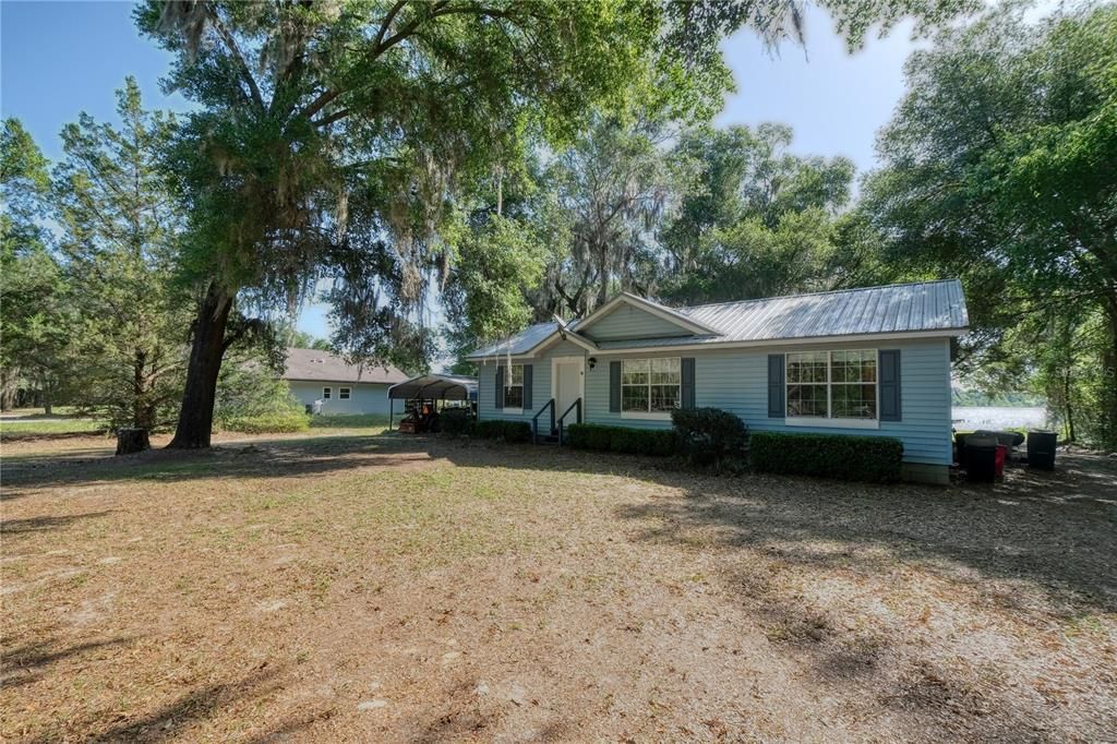 Recently Sold: $239,900 (3 beds, 2 baths, 1056 Square Feet)