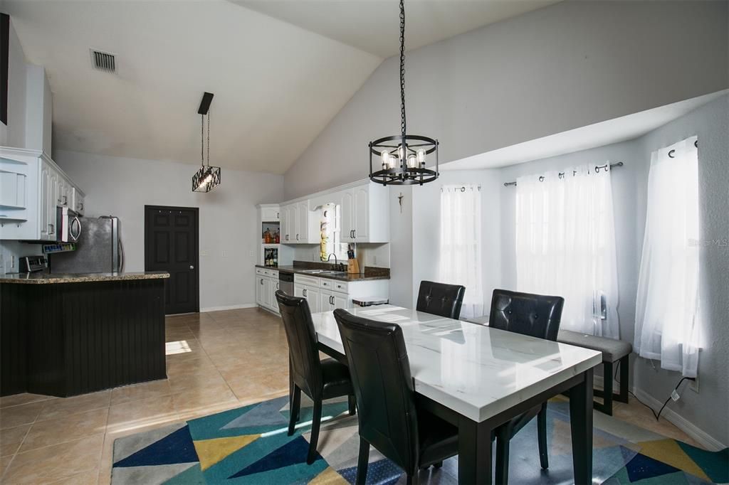 Recently Sold: $500,000 (3 beds, 2 baths, 1603 Square Feet)