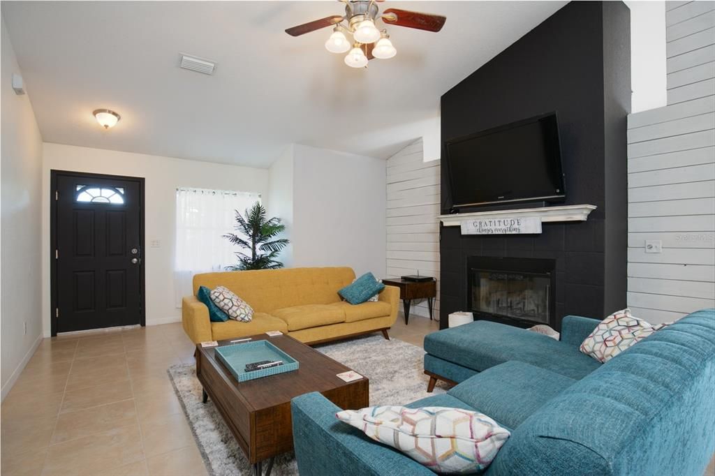 Recently Sold: $500,000 (3 beds, 2 baths, 1603 Square Feet)