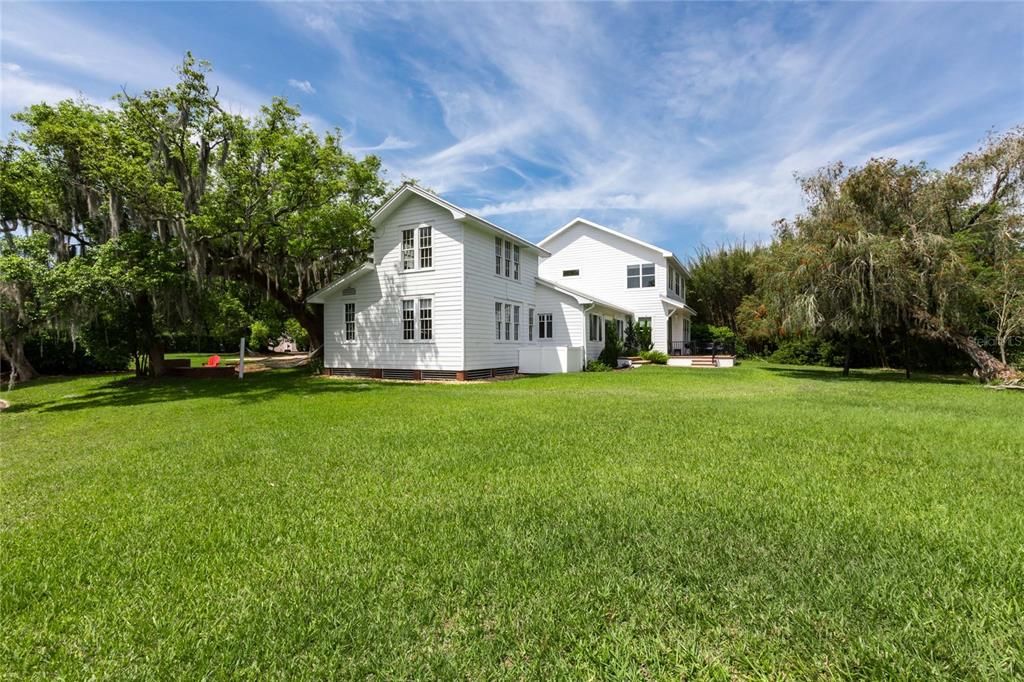 Recently Sold: $1,875,000 (5 beds, 4 baths, 5629 Square Feet)