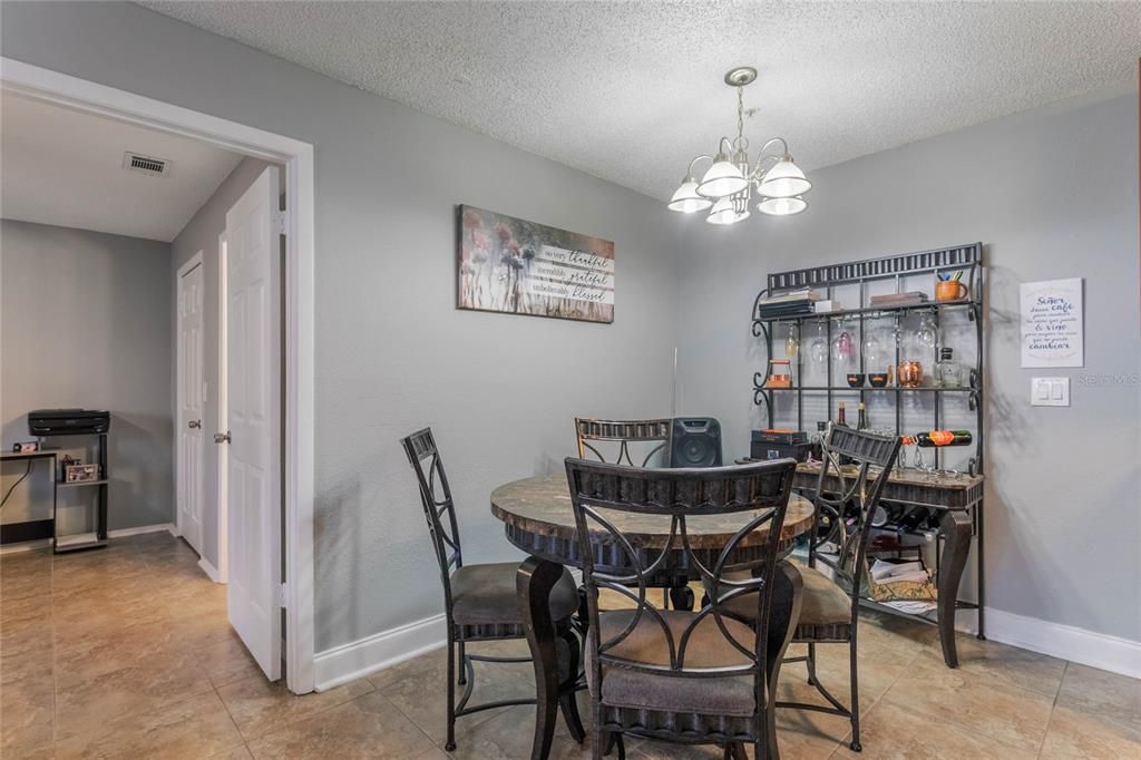 Recently Sold: $195,000 (2 beds, 2 baths, 982 Square Feet)