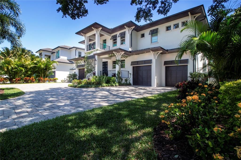 Recently Sold: $3,350,000 (5 beds, 4 baths, 5079 Square Feet)
