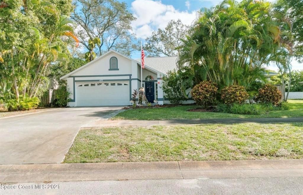 Recently Sold: $320,000 (3 beds, 2 baths, 1855 Square Feet)
