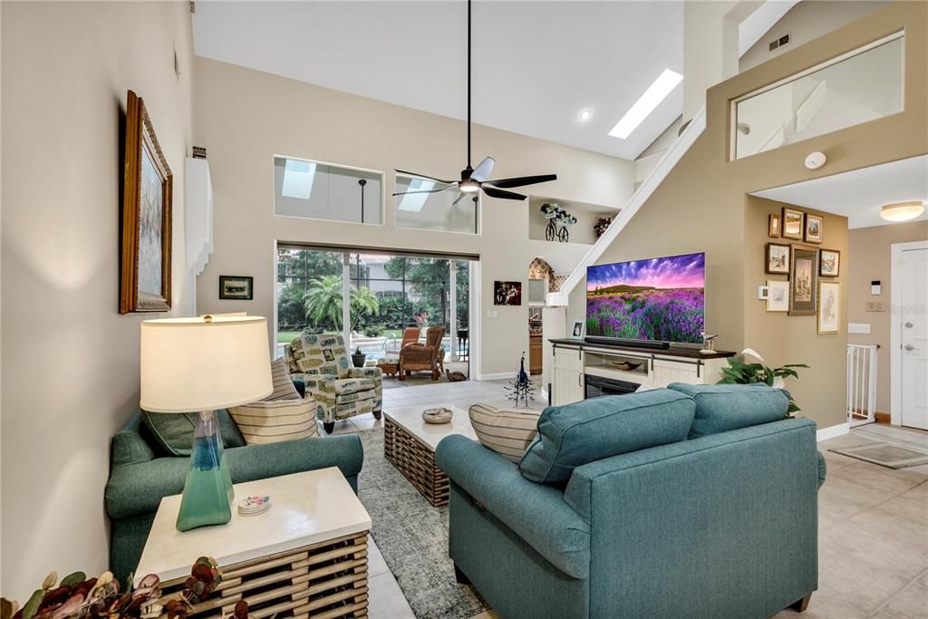 Recently Sold: $695,000 (5 beds, 3 baths, 3036 Square Feet)