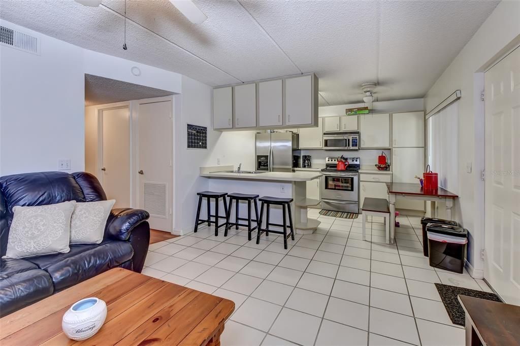 Recently Sold: $148,900 (2 beds, 2 baths, 864 Square Feet)