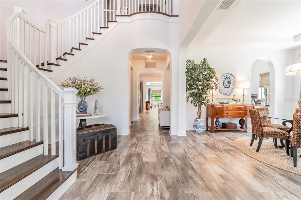 Recently Sold: $1,950,000 (6 beds, 4 baths, 5465 Square Feet)