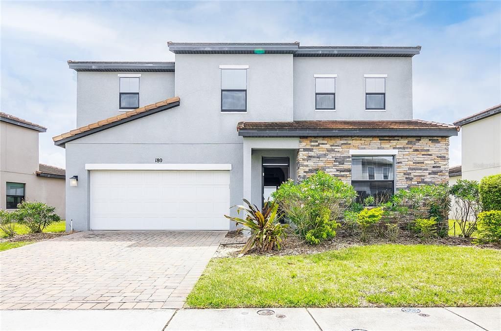 Recently Sold: $470,000 (4 beds, 4 baths, 2537 Square Feet)