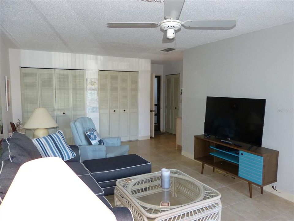 Recently Rented: $2,600 (2 beds, 1 baths, 930 Square Feet)