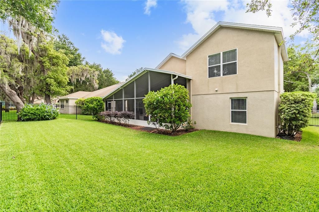 Recently Sold: $550,000 (4 beds, 2 baths, 2581 Square Feet)
