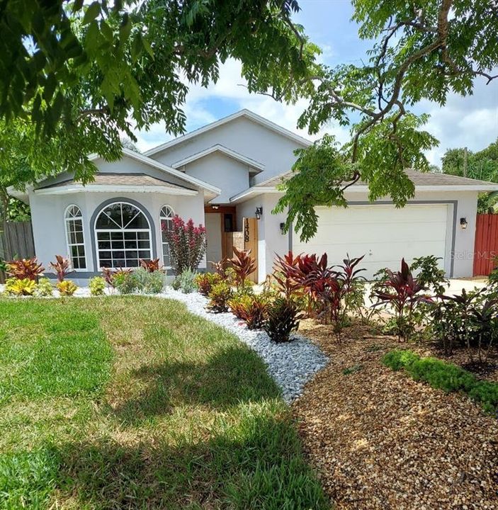 Front w/landscaping