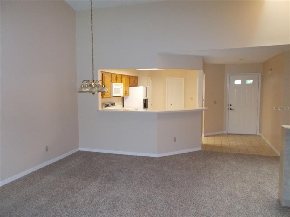 Recently Rented: $2,000 (2 beds, 2 baths, 1270 Square Feet)