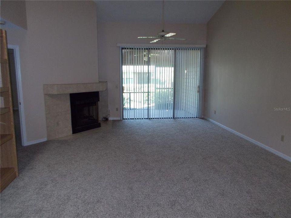 Recently Rented: $2,000 (2 beds, 2 baths, 1270 Square Feet)