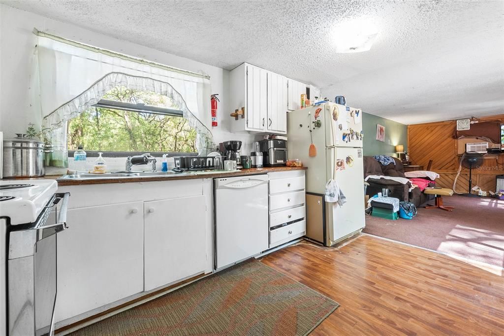 Recently Sold: $82,900 (1 beds, 1 baths, 560 Square Feet)