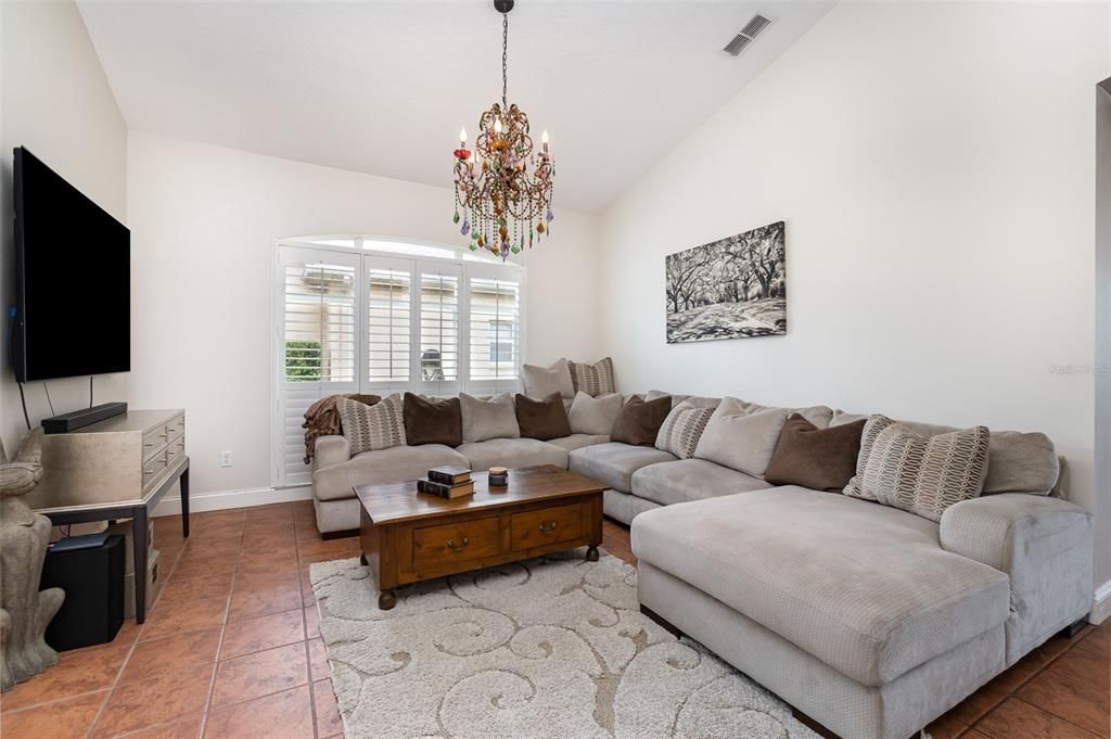 Recently Sold: $550,000 (3 beds, 2 baths, 2105 Square Feet)