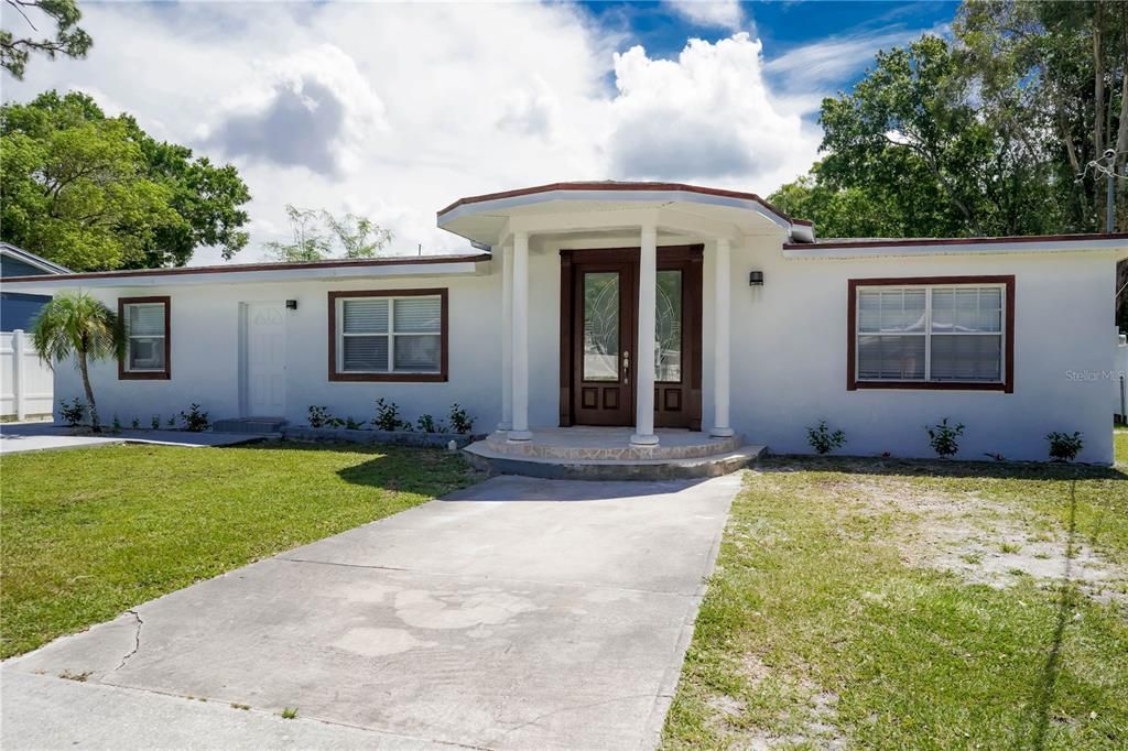 Recently Sold: $430,000 (4 beds, 3 baths, 1900 Square Feet)