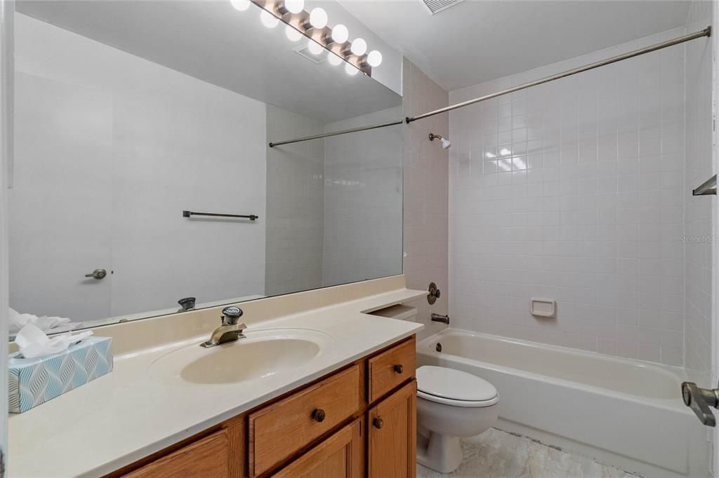 最近售出: $350,000 (3 贝兹, 2 浴室, 1945 平方英尺)