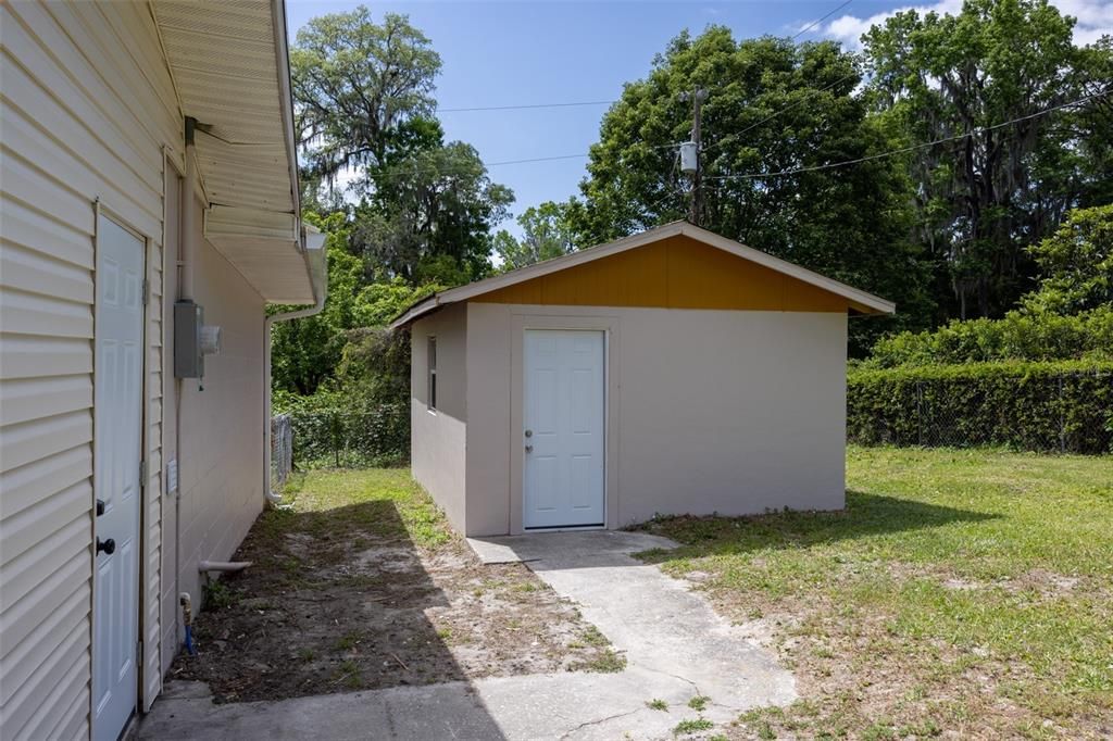 Recently Sold: $259,000 (3 beds, 2 baths, 1828 Square Feet)