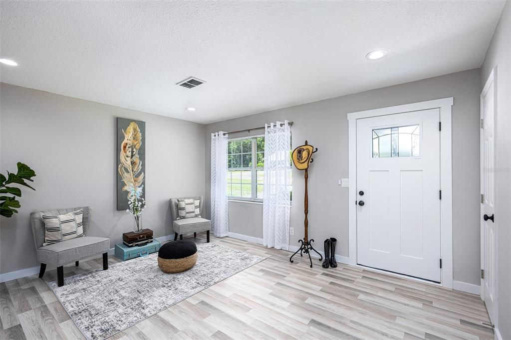 Recently Sold: $259,000 (3 beds, 2 baths, 1828 Square Feet)