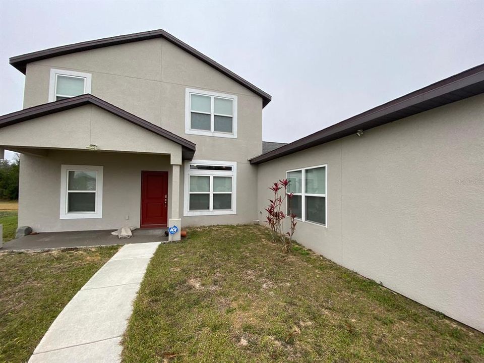 Recently Sold: $350,000 (3 beds, 2 baths, 2464 Square Feet)