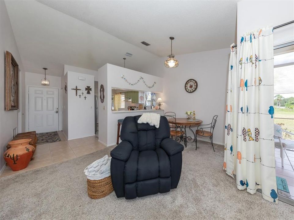 Recently Sold: $274,900 (2 beds, 2 baths, 970 Square Feet)