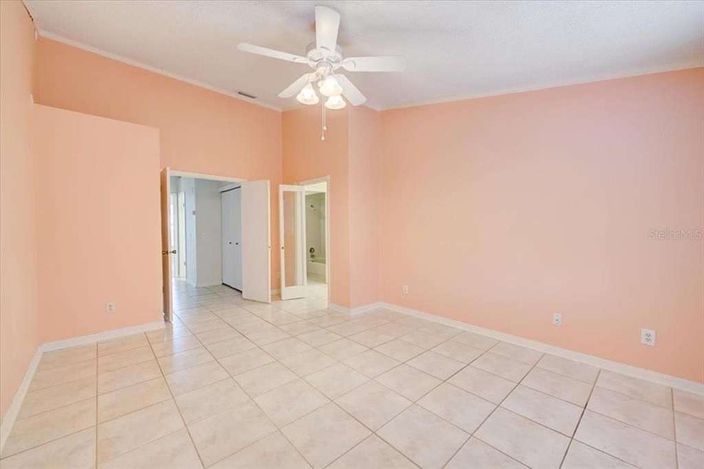 Recently Sold: $325,000 (2 beds, 2 baths, 1468 Square Feet)