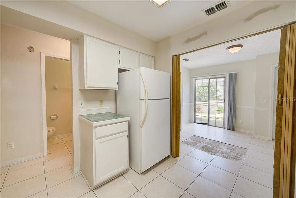 Recently Sold: $325,000 (2 beds, 2 baths, 1468 Square Feet)