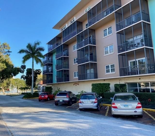 Recently Sold: $255,000 (1 beds, 1 baths, 700 Square Feet)