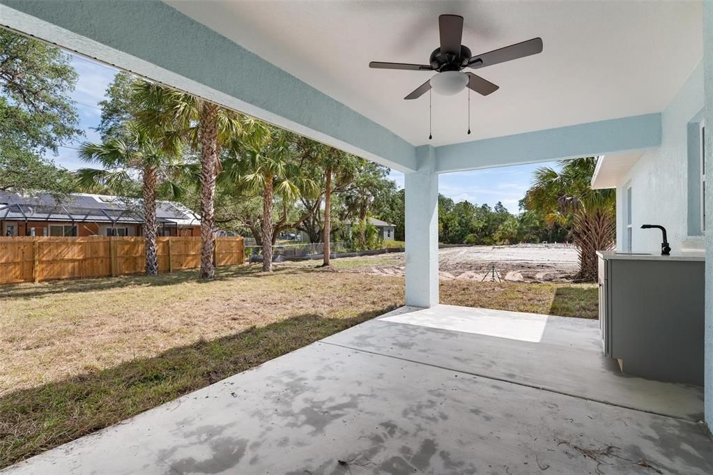 Recently Sold: $450,000 (3 beds, 2 baths, 1697 Square Feet)