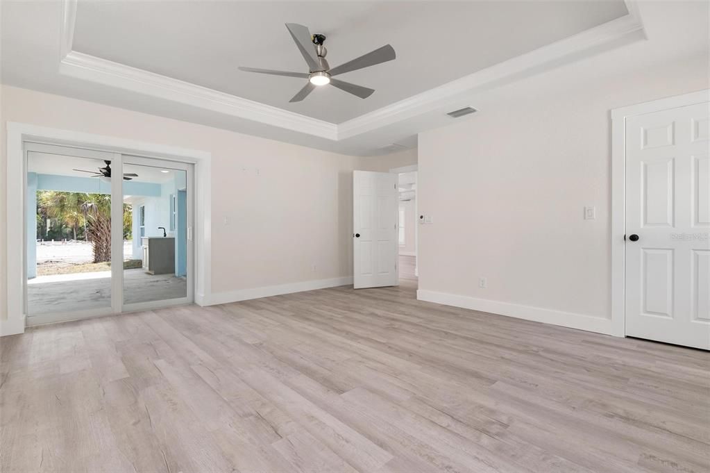 Recently Sold: $450,000 (3 beds, 2 baths, 1697 Square Feet)