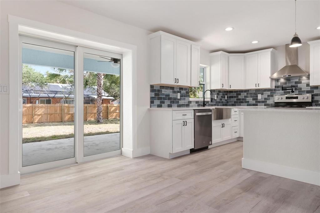 Recently Sold: $450,000 (3 beds, 2 baths, 1697 Square Feet)