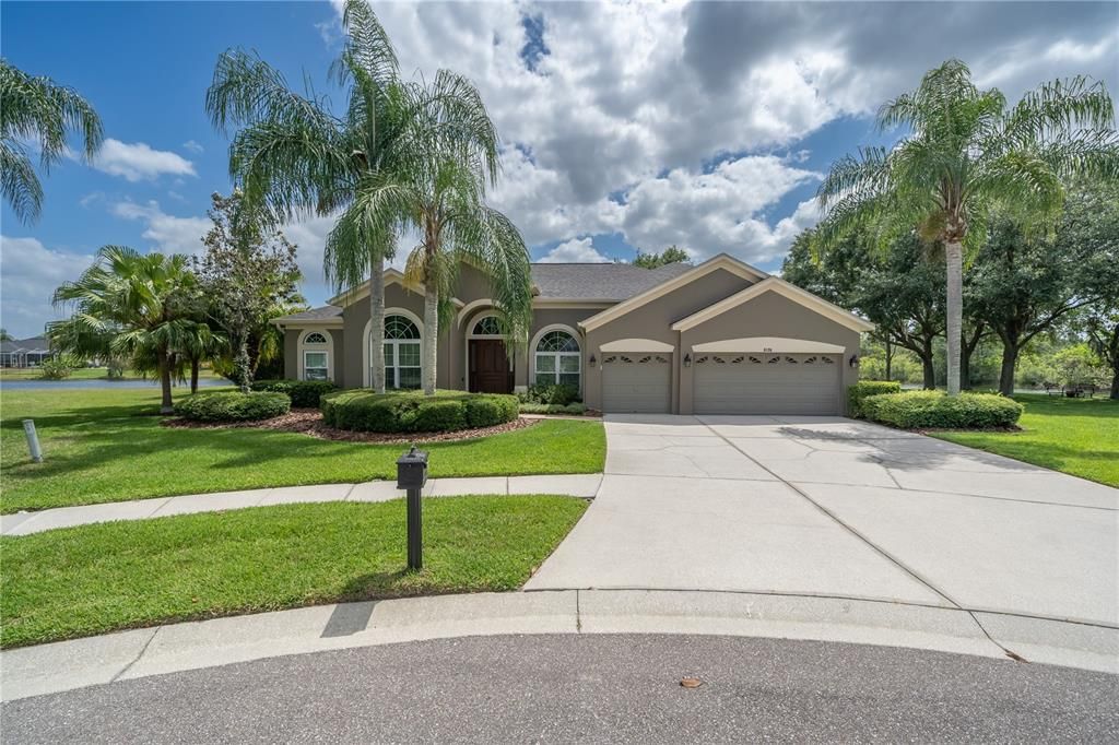 Recently Sold: $950,000 (5 beds, 3 baths, 3692 Square Feet)