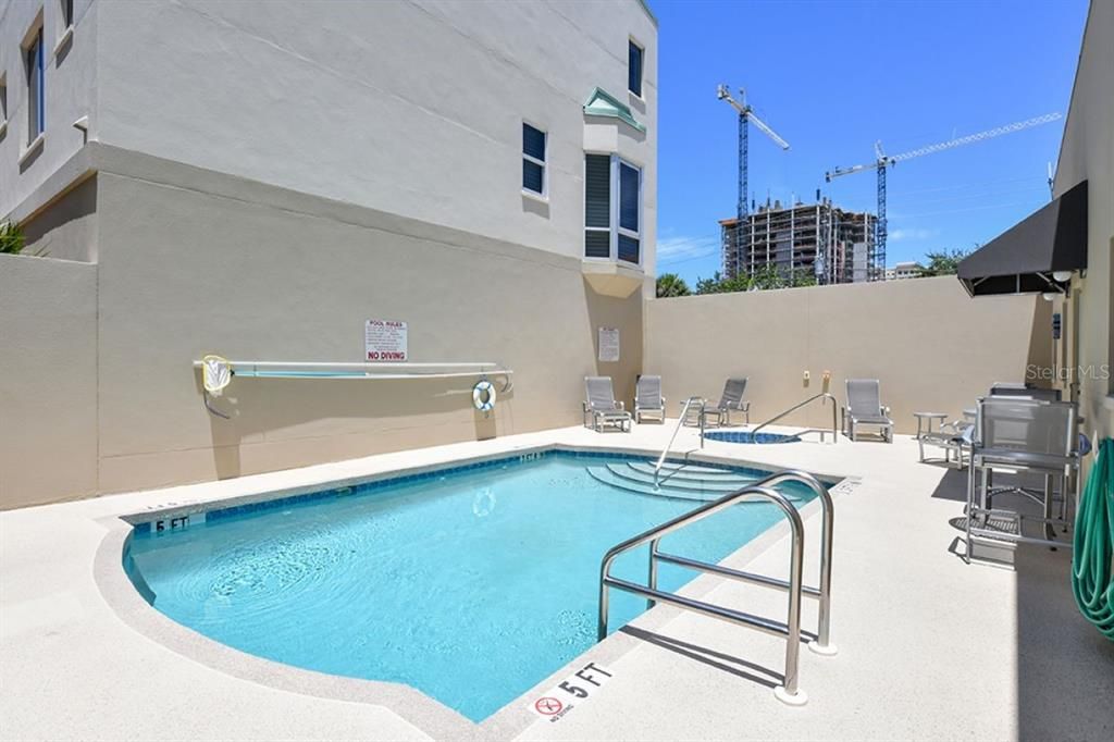 Recently Sold: $929,000 (2 beds, 3 baths, 2093 Square Feet)