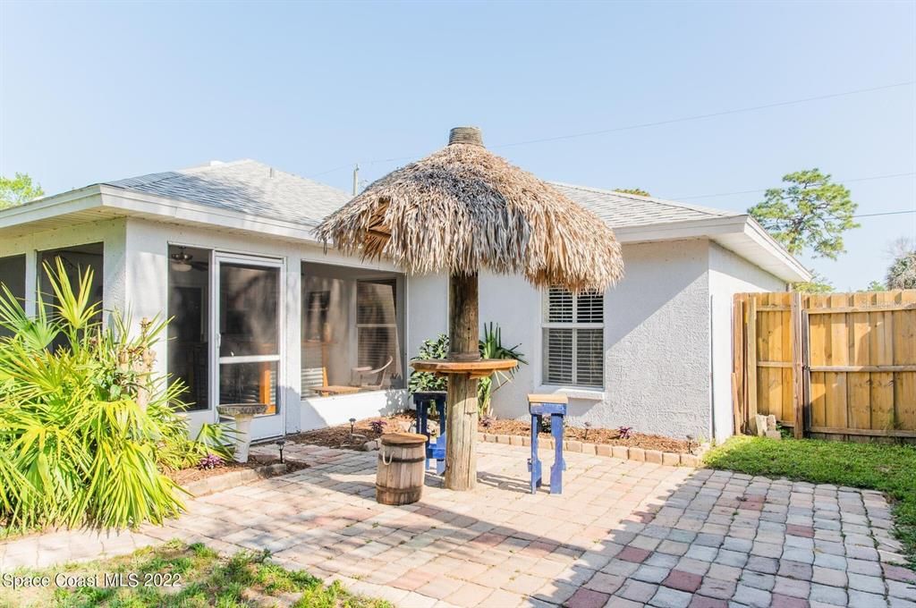 Recently Sold: $330,000 (3 beds, 2 baths, 1400 Square Feet)