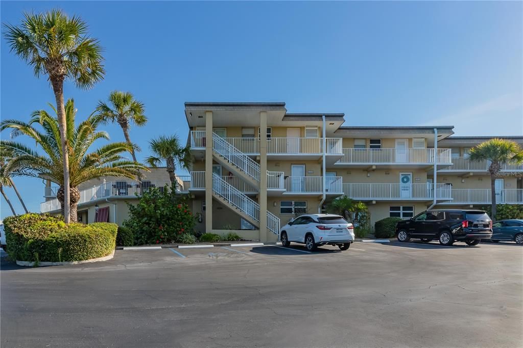 Recently Sold: $589,000 (2 beds, 2 baths, 1008 Square Feet)