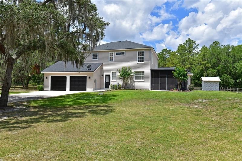 Recently Sold: $890,000 (5 beds, 3 baths, 3079 Square Feet)