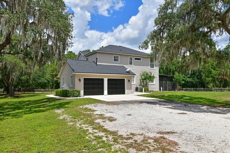Recently Sold: $890,000 (5 beds, 3 baths, 3079 Square Feet)
