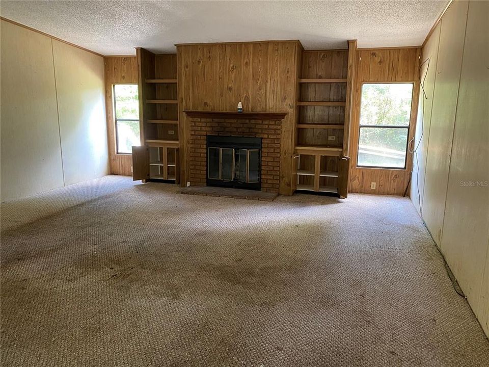 Recently Sold: $59,900 (3 beds, 2 baths, 1440 Square Feet)