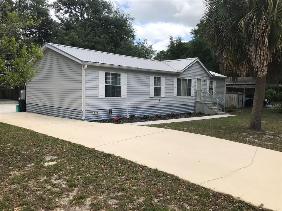 Recently Sold: $184,900 (3 beds, 2 baths, 1248 Square Feet)