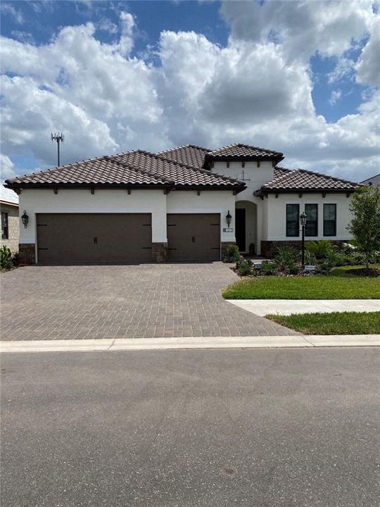 Vendido Recientemente: $704,450 (2 camas, 3 baños, 2762 Pies cuadrados)