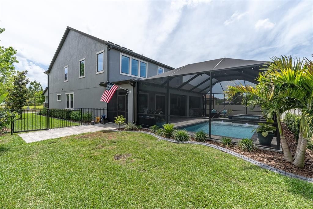 Recently Sold: $925,000 (4 beds, 4 baths, 3308 Square Feet)